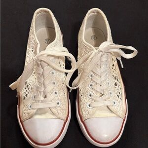 Women's Cream Lace Sneakers